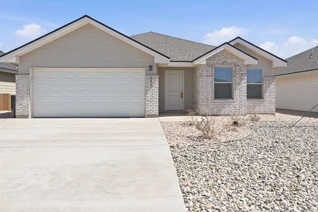 2421 County Rd 1100, Midland