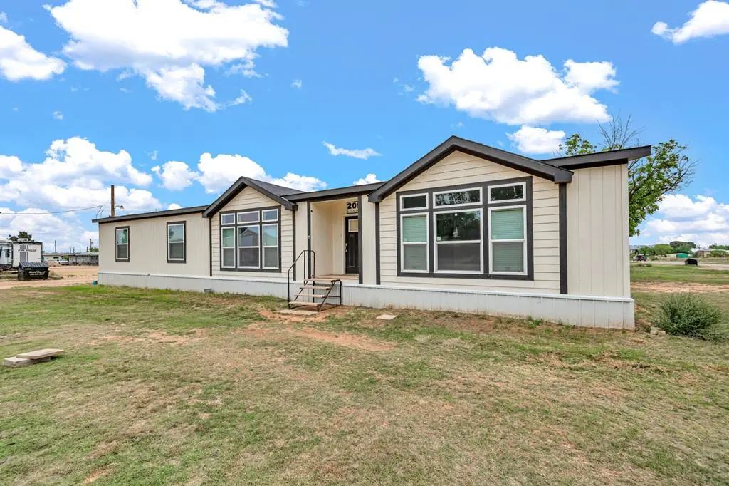 209 Bearkat Ave, Garden City