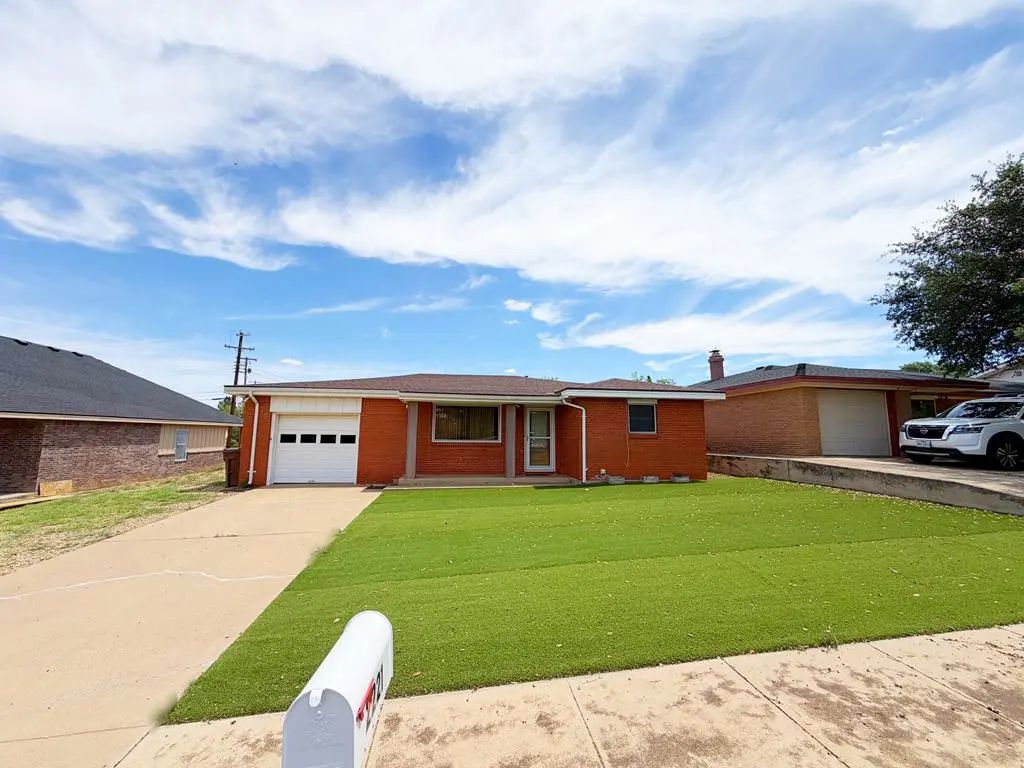 2221 Lynn Ave, Big Spring