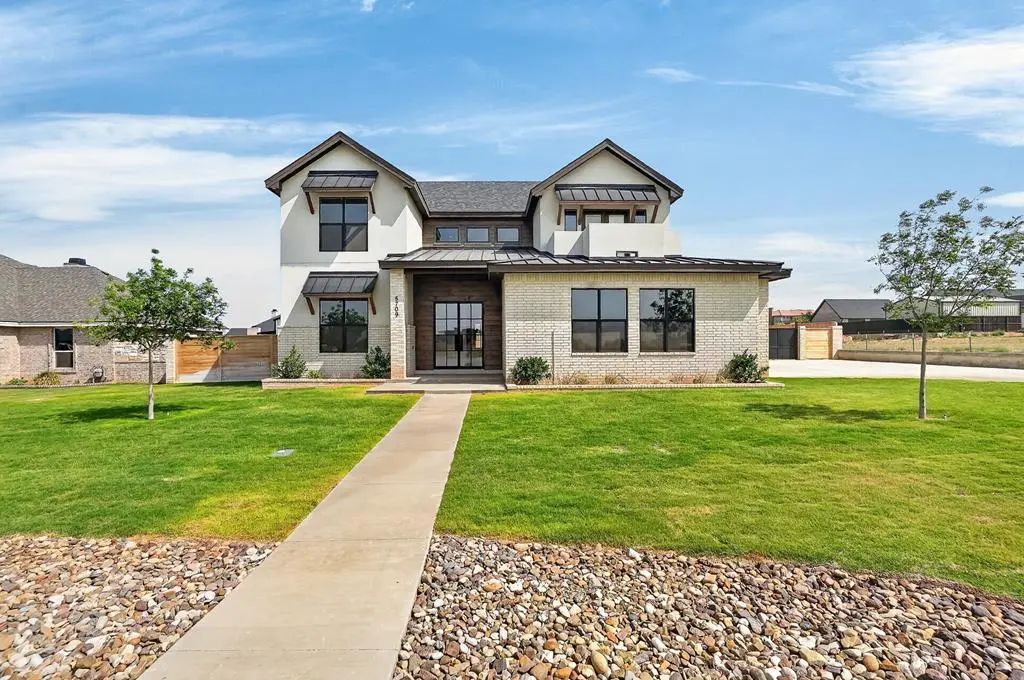 5709 County Rd 94, Midland