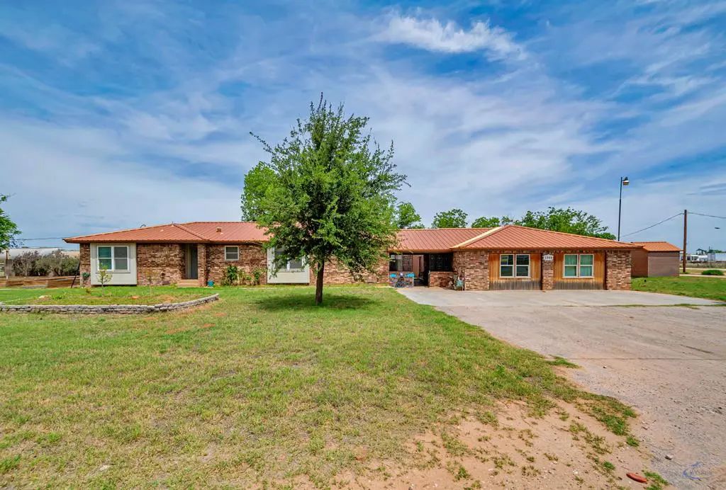 1306 County Rd 130, Midland