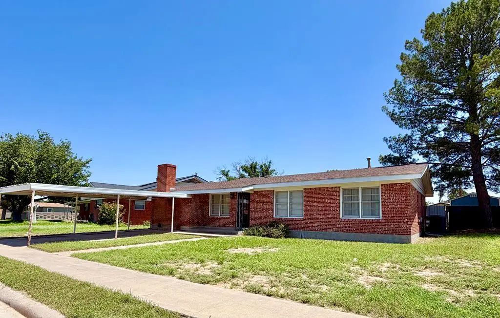 1303 Houston, McCamey