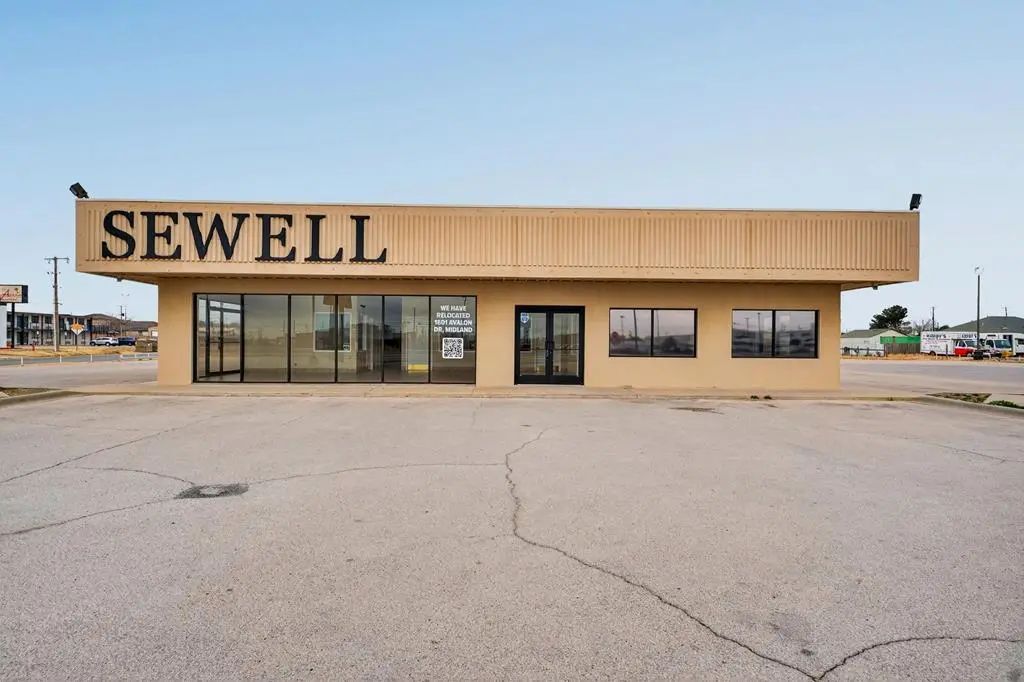 3832 Wall St, Midland