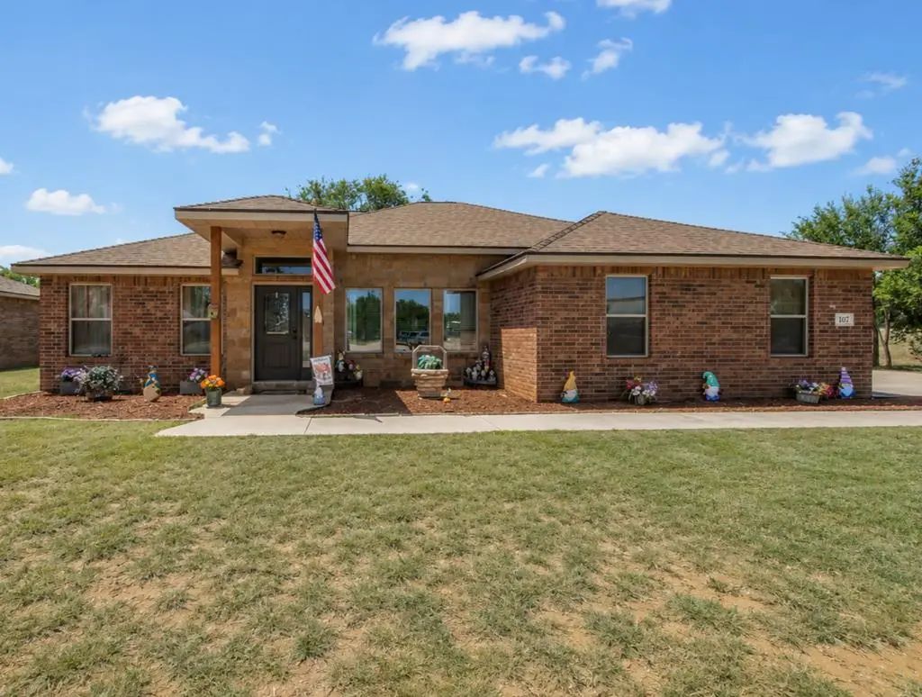107 Echols Dr, Coahoma
