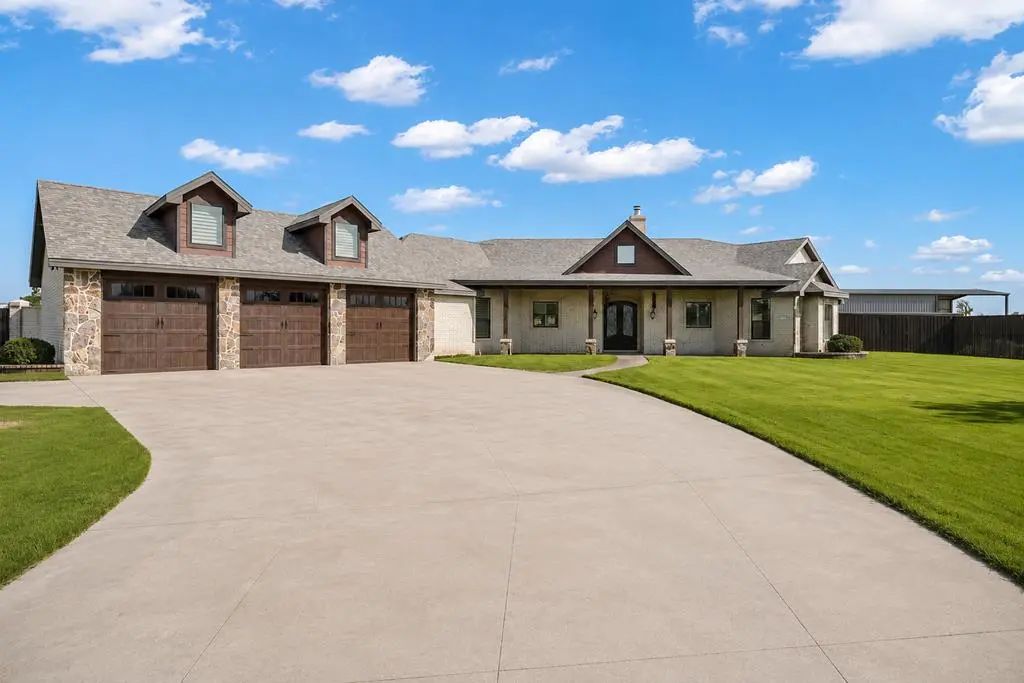 7119 County Rd 112, Midland