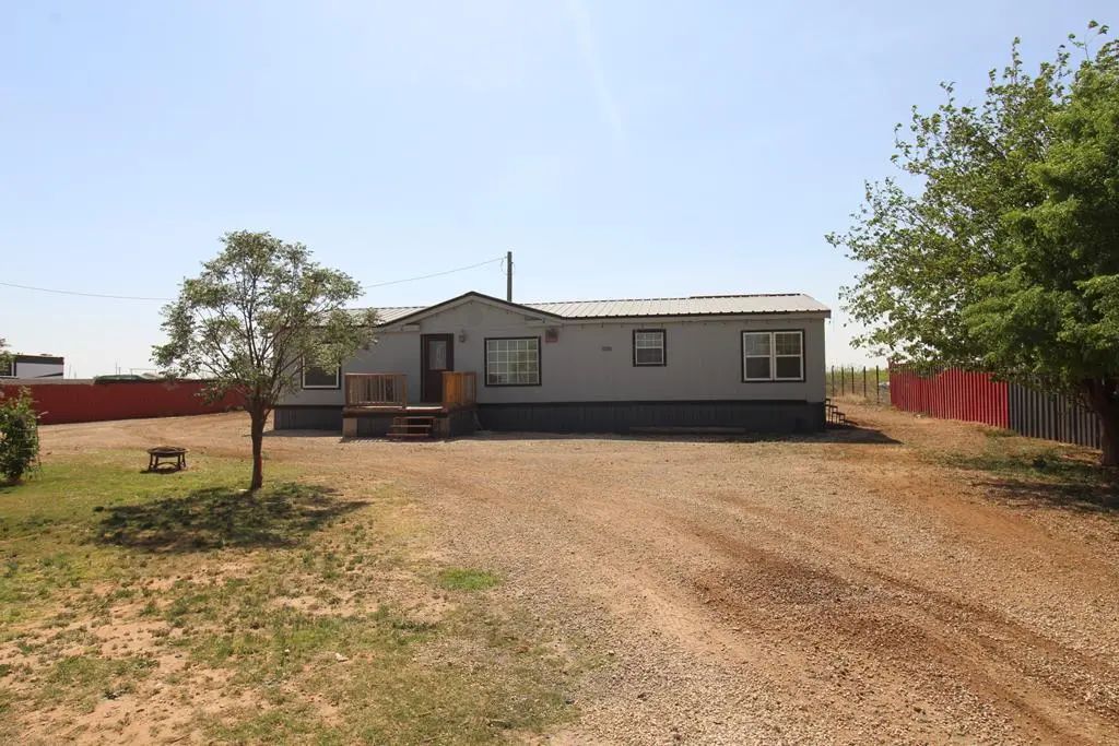2343 County Rd C2631, Stanton