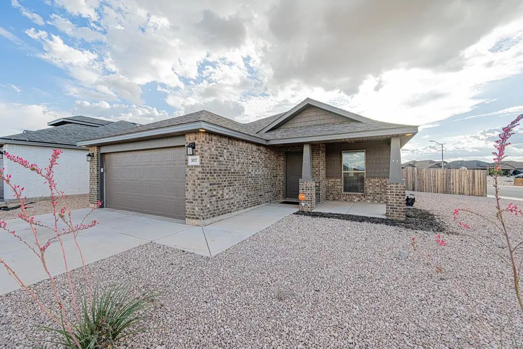 5917 Briscoe, Midland