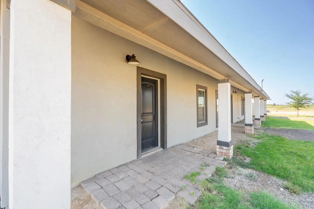 118 County Rd 120, Midland