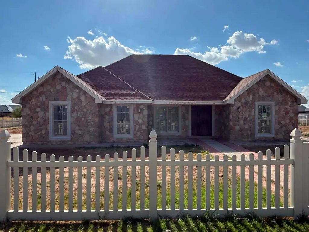 2137 Texas, Pecos