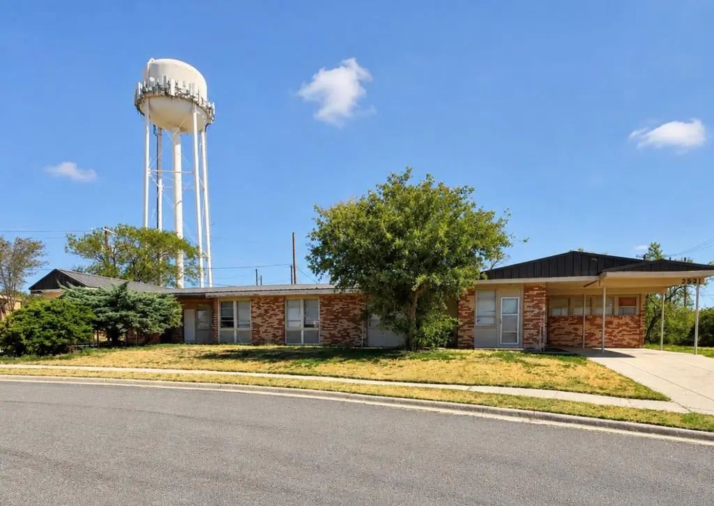 2519 Albrook, Big Spring