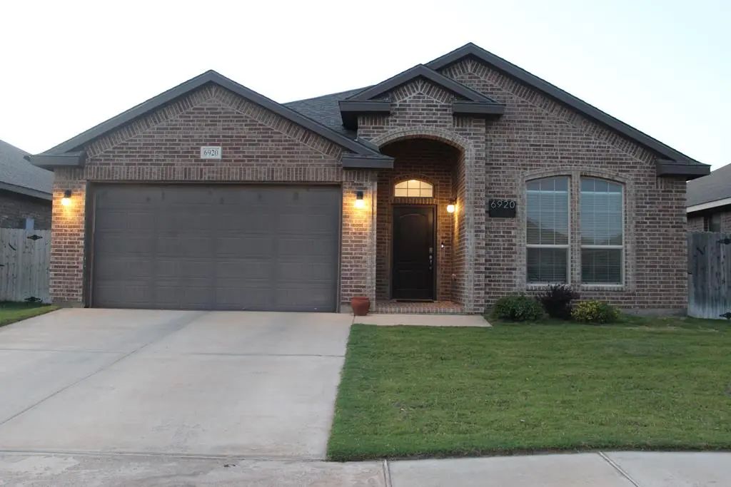 6920 Mcpherson Ln, Midland