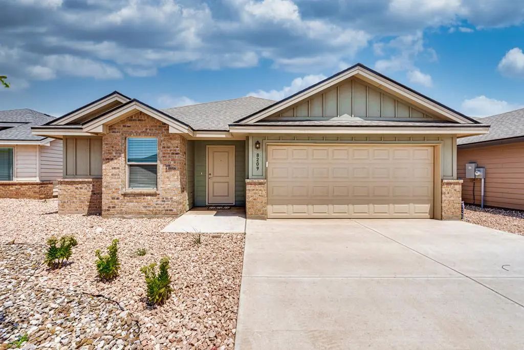 8209 County Rd 111, Midland