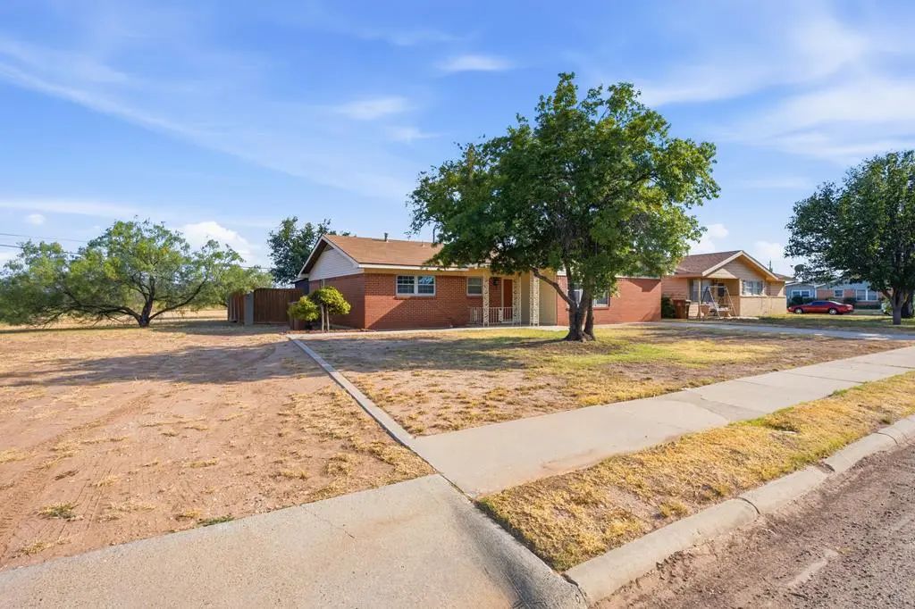 2407 Cheyenne Dr, Big Spring