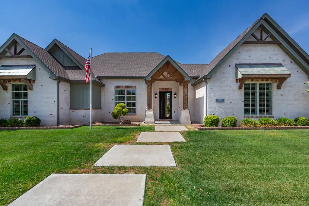 2502 Legacy Oaks, Midland