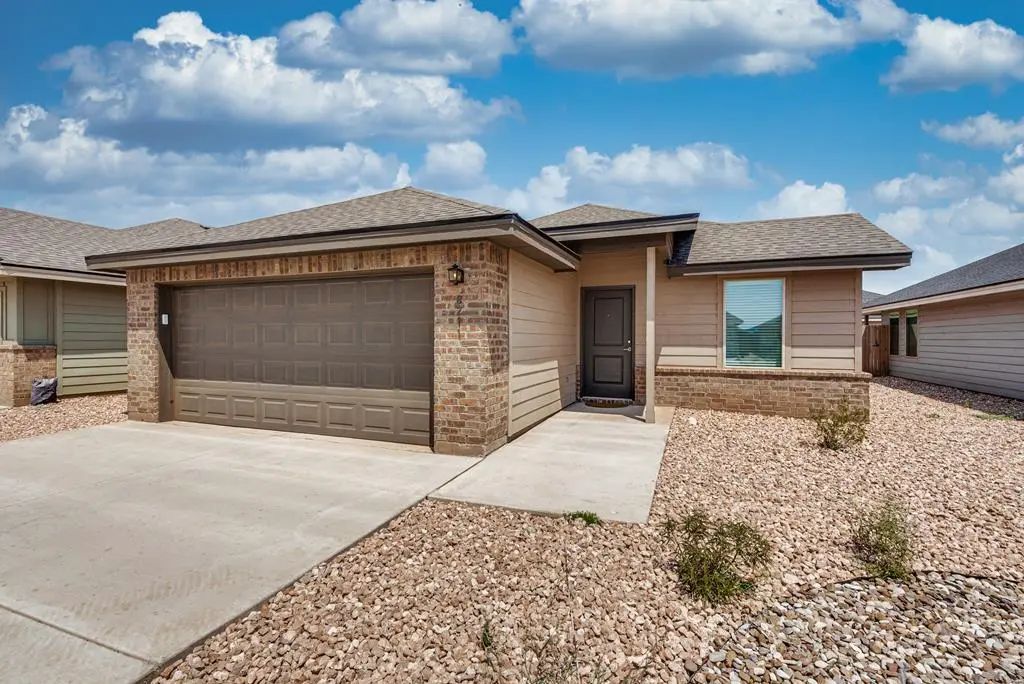 8211 County Rd 111, Midland