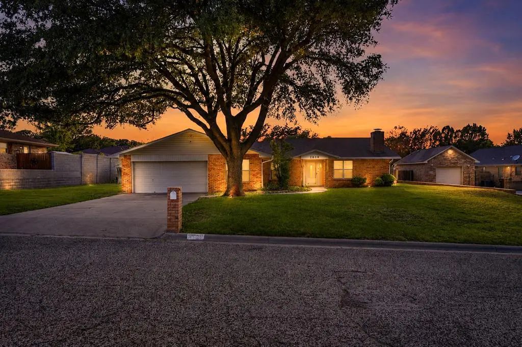 2808 Stonehaven, Big Spring