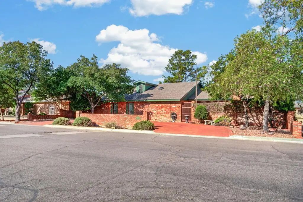 1423 Ainslee St, Midland