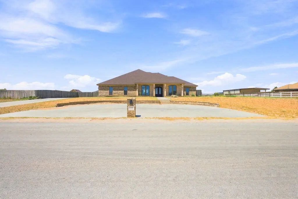 7305 County Rd 96, Midland