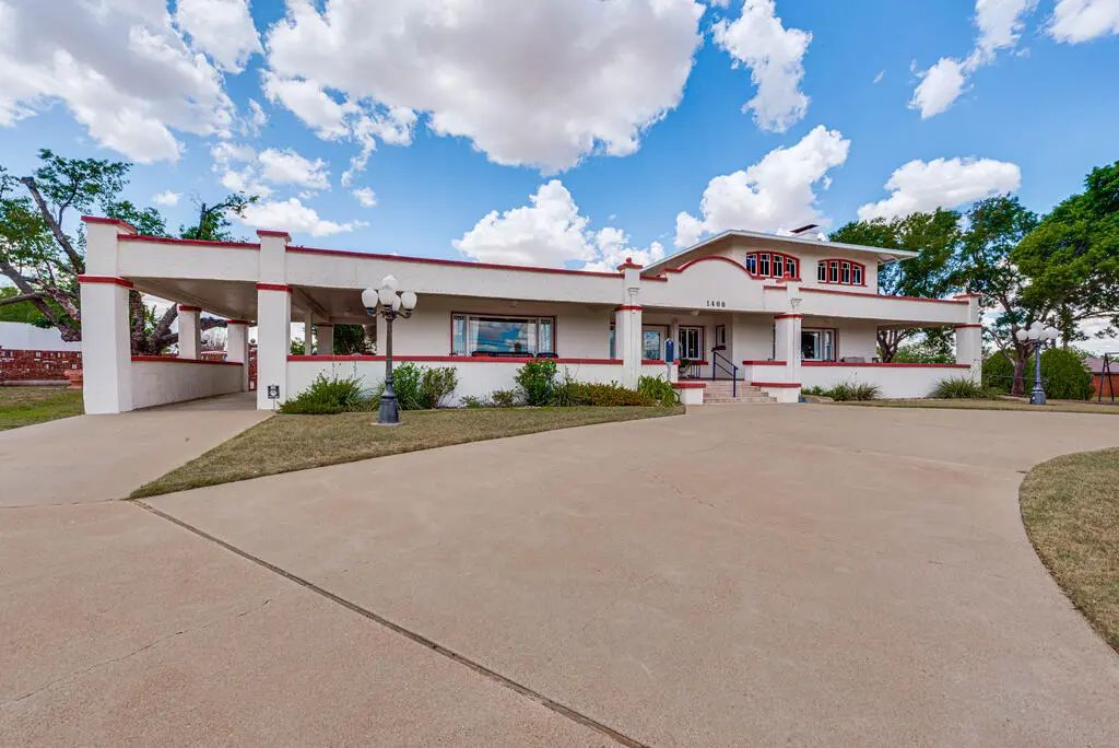 1400 Sam Houston St., Sweetwater