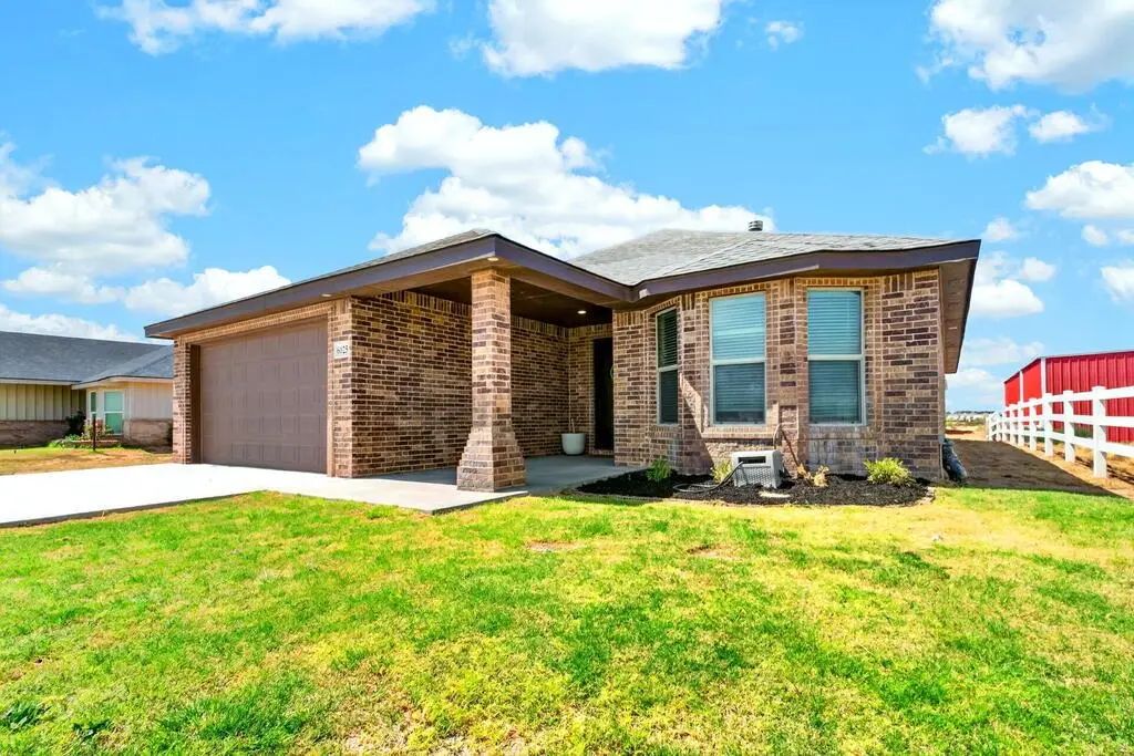6025 County Rd 120, Midland