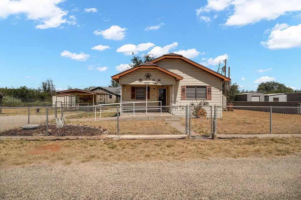 117 Miller A Road, Big Spring