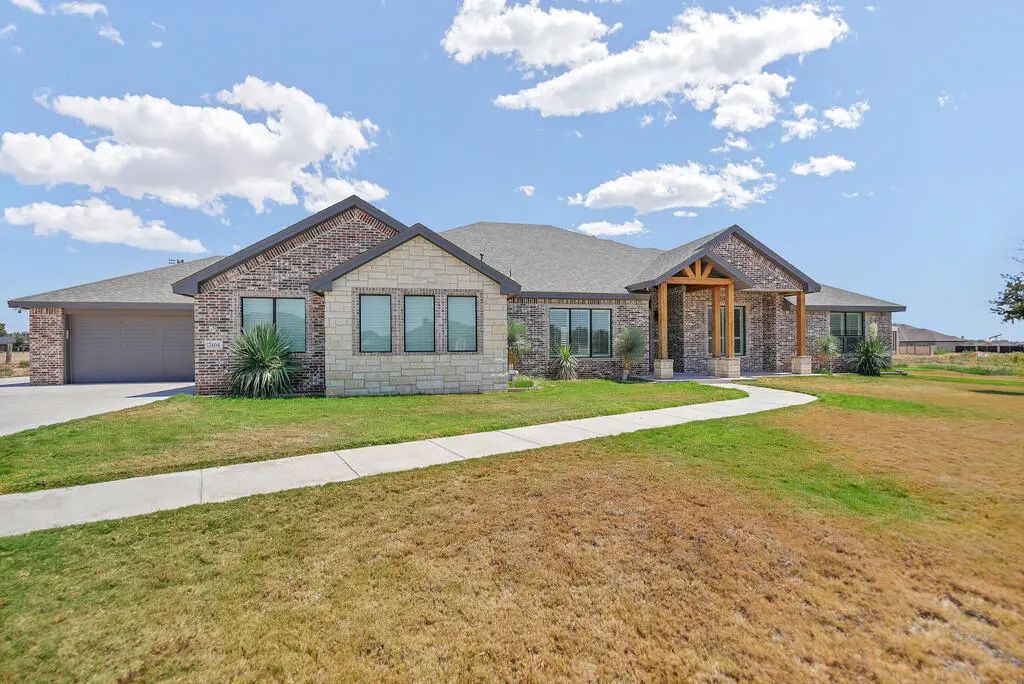 7404 County Rd 112, Midland