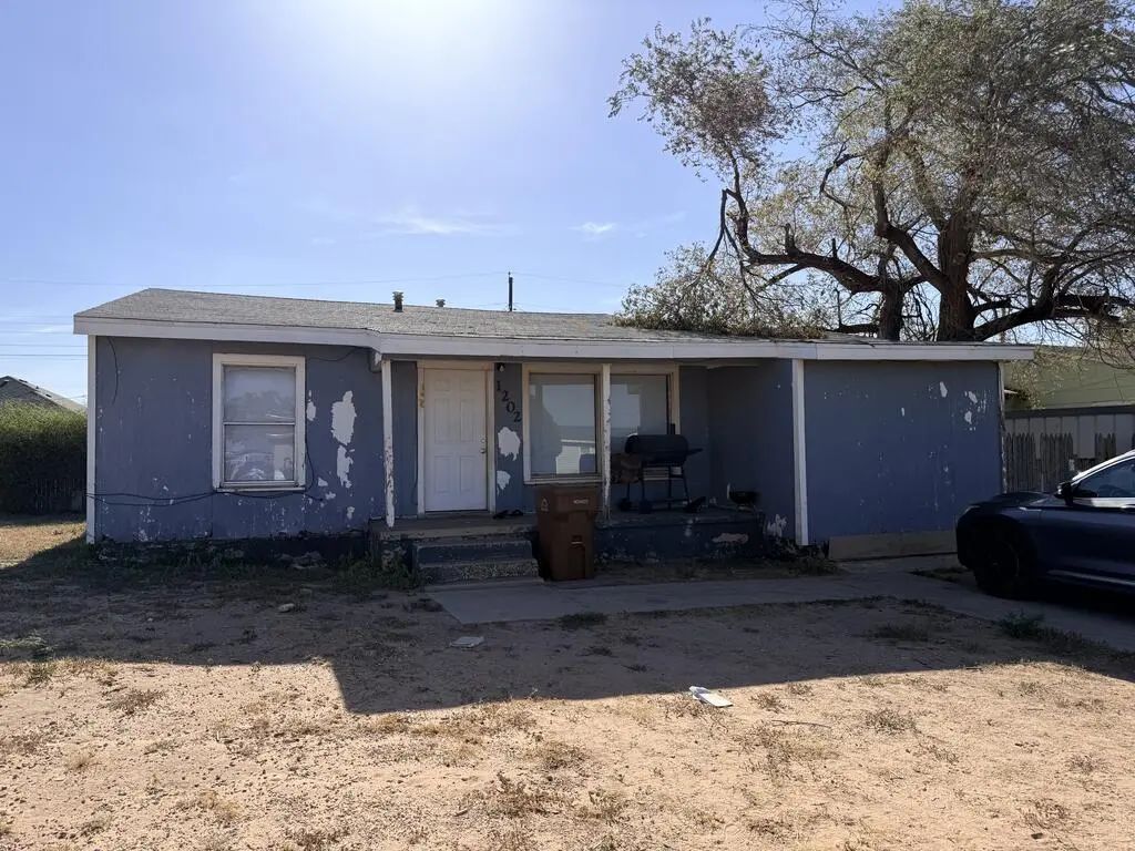 1202 Lamar Ave, Big Spring