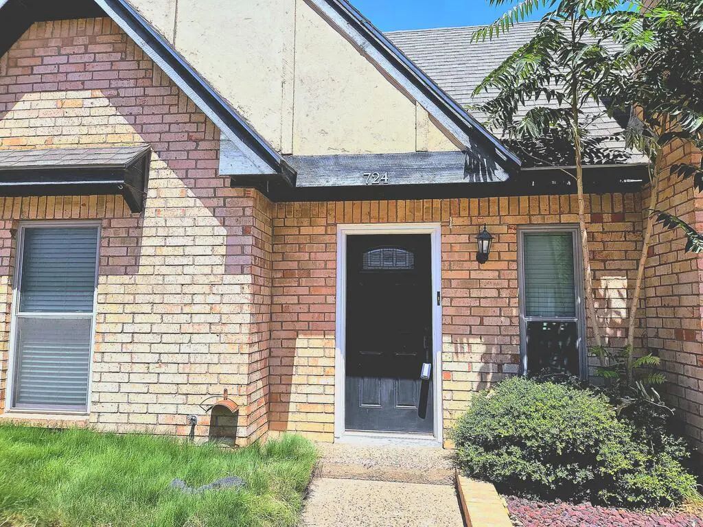 724 Melton Alley, Midland