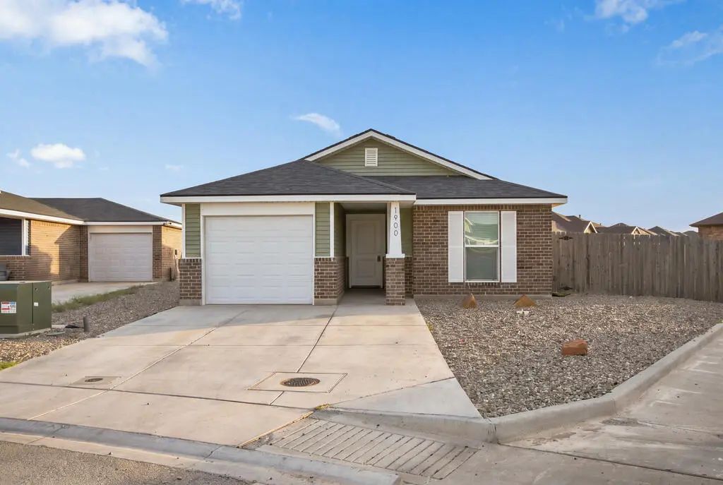 1900 June Bug Ln, Odessa