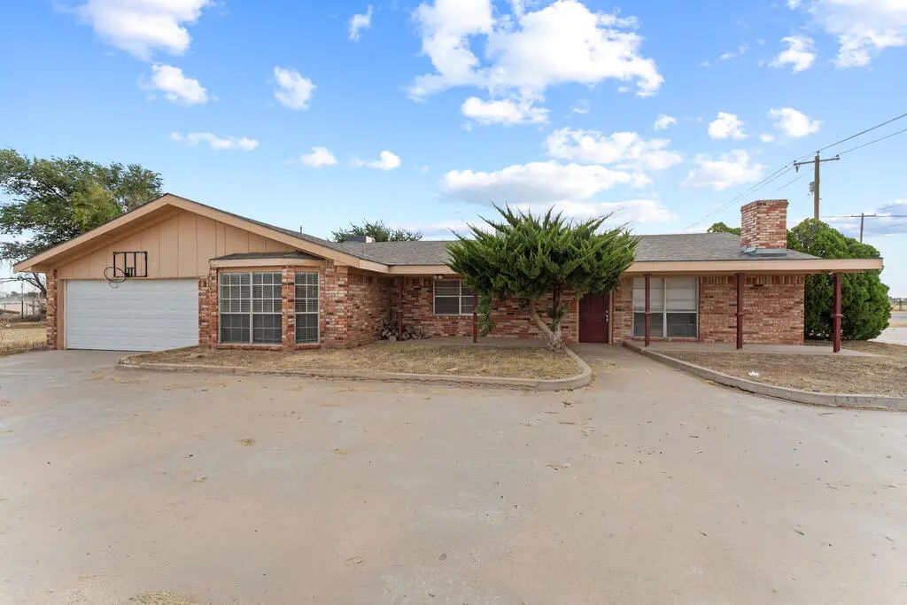 901 County Rd 140, Midland