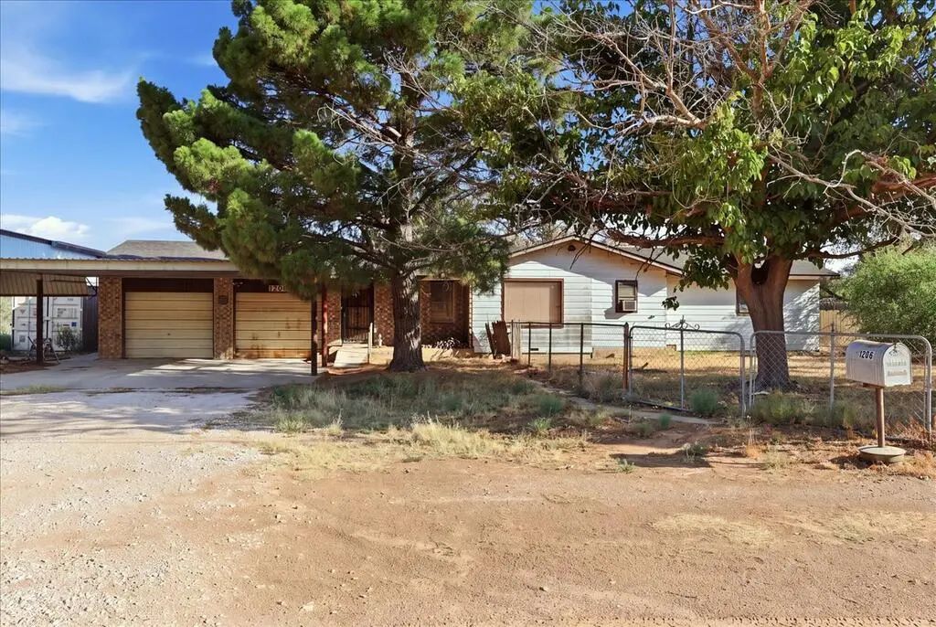 1206 Dogwood Ave, Big Spring