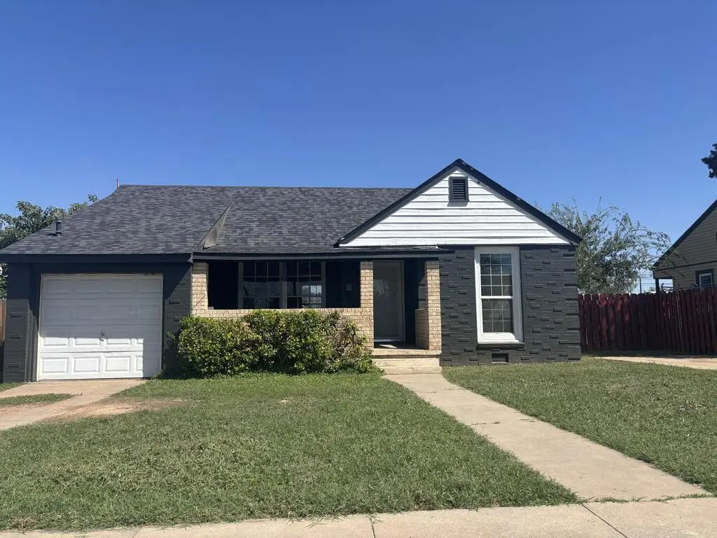 1205 Runnels St, Big Spring
