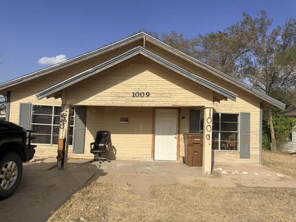 1009&11 Scurry St, Big Spring