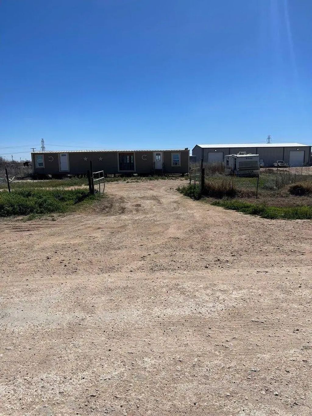 3918 County Rd 157, Midland