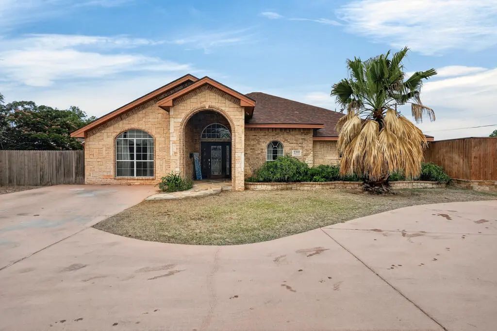 2301 Golf Course Rd W, Midland