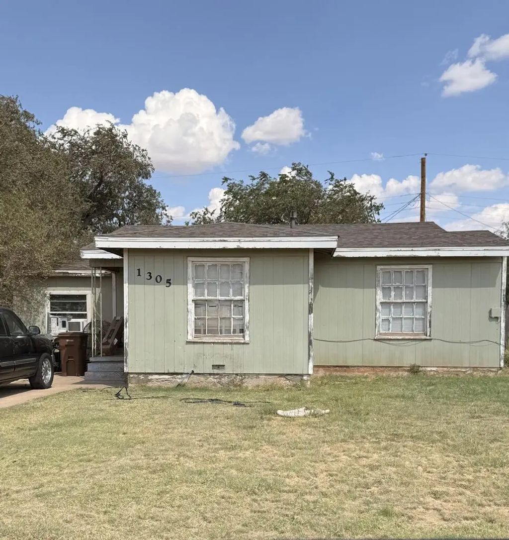 1305 Lamar Ave, Big Spring
