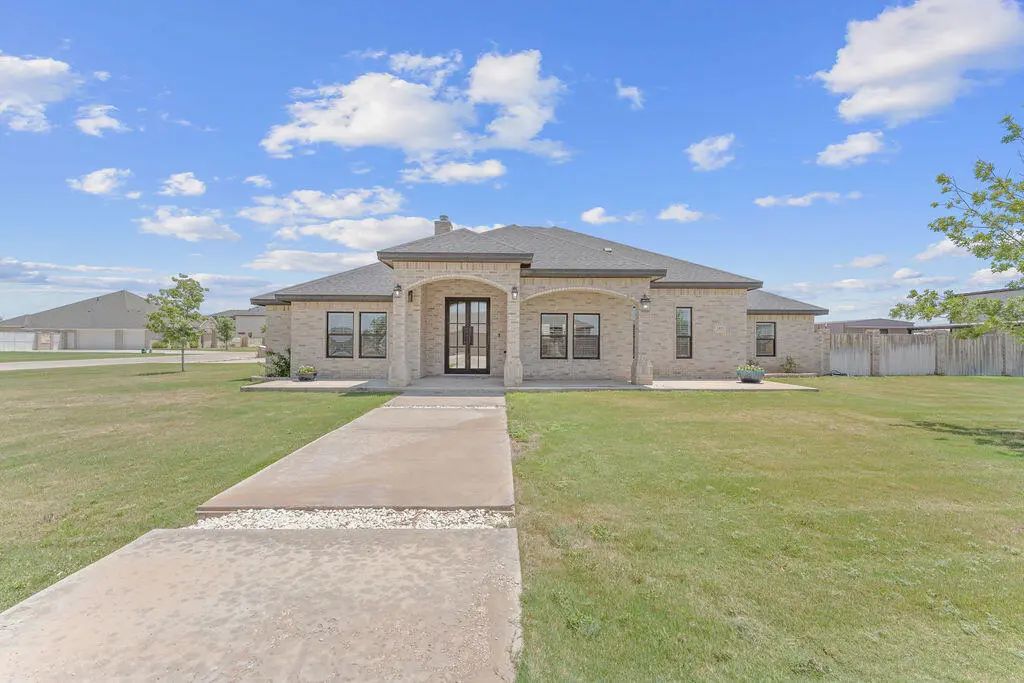 1403 County Rd 1132, Midland