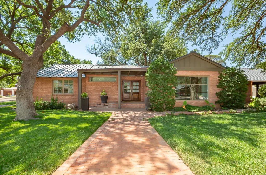 1701 Douglas, Midland