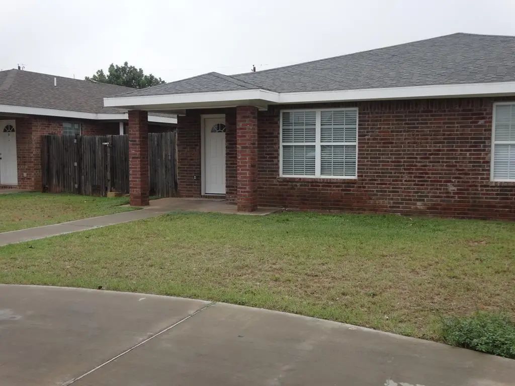404 Pine, Midland