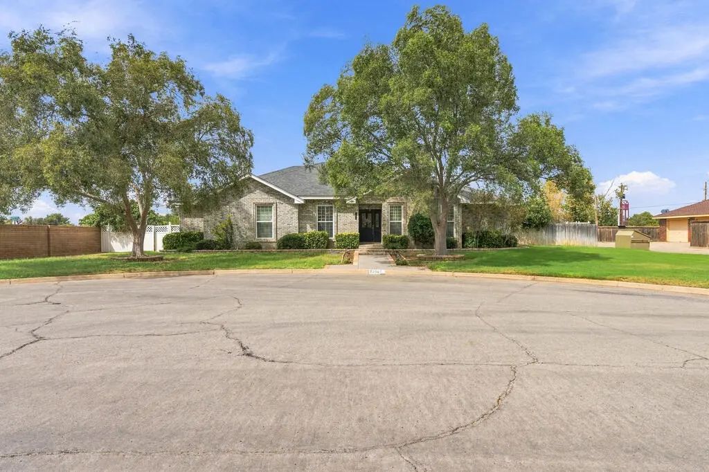 2206 Stratford Court, Midland