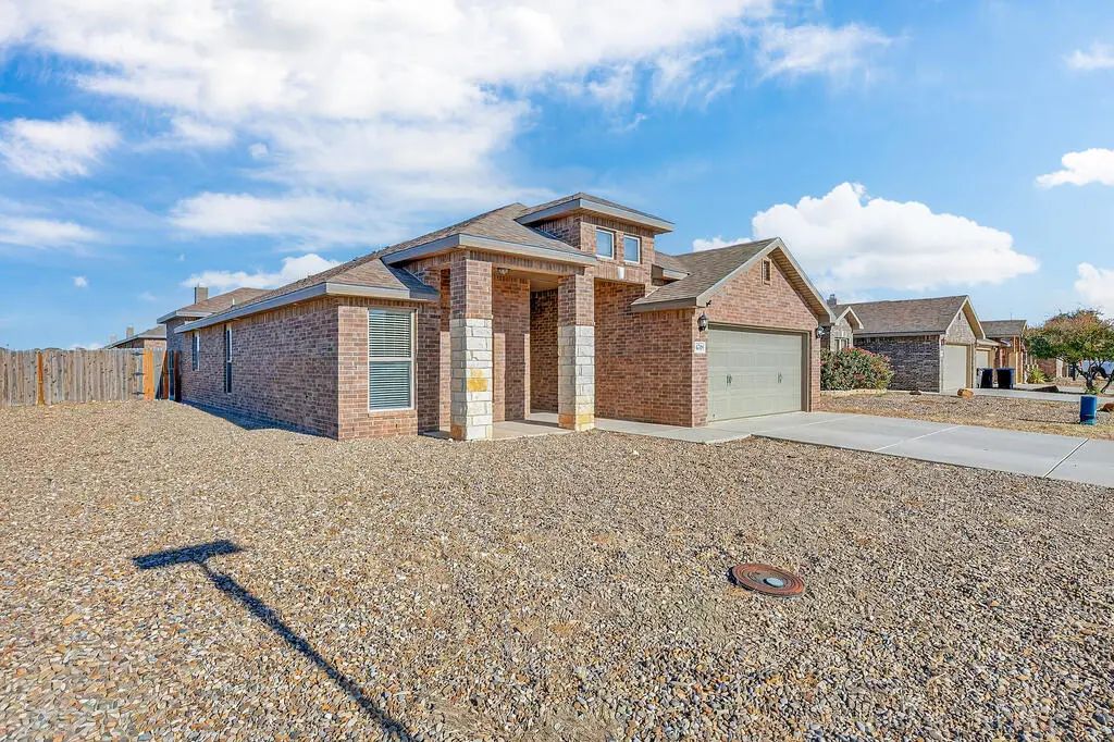 6718 Spur Dr, Midland