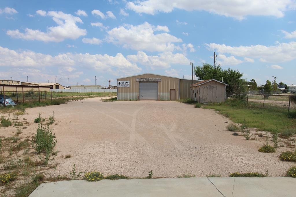 6108 Hwy 80, Midland