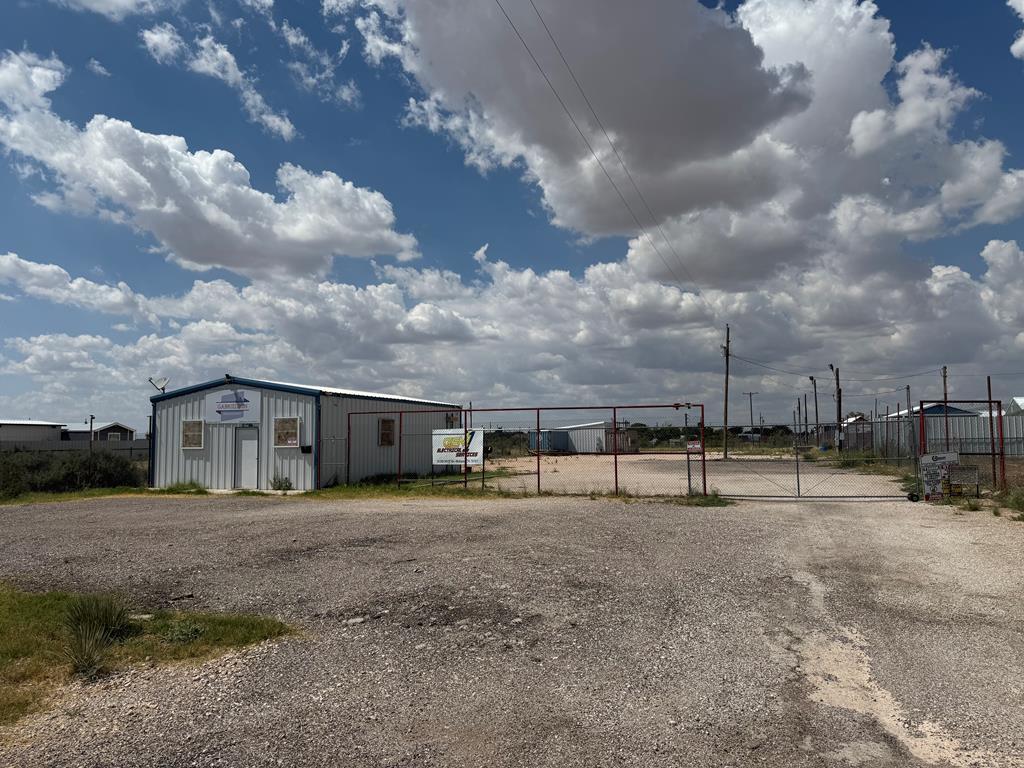 10206 County Rd 58, Midland