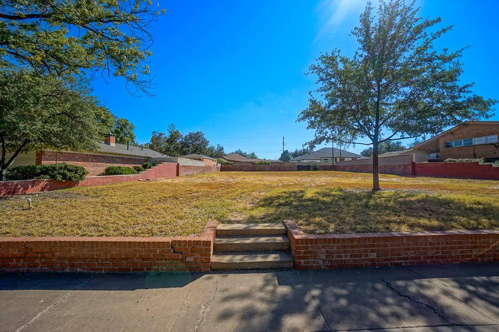 2009 Bedford Dr, Midland