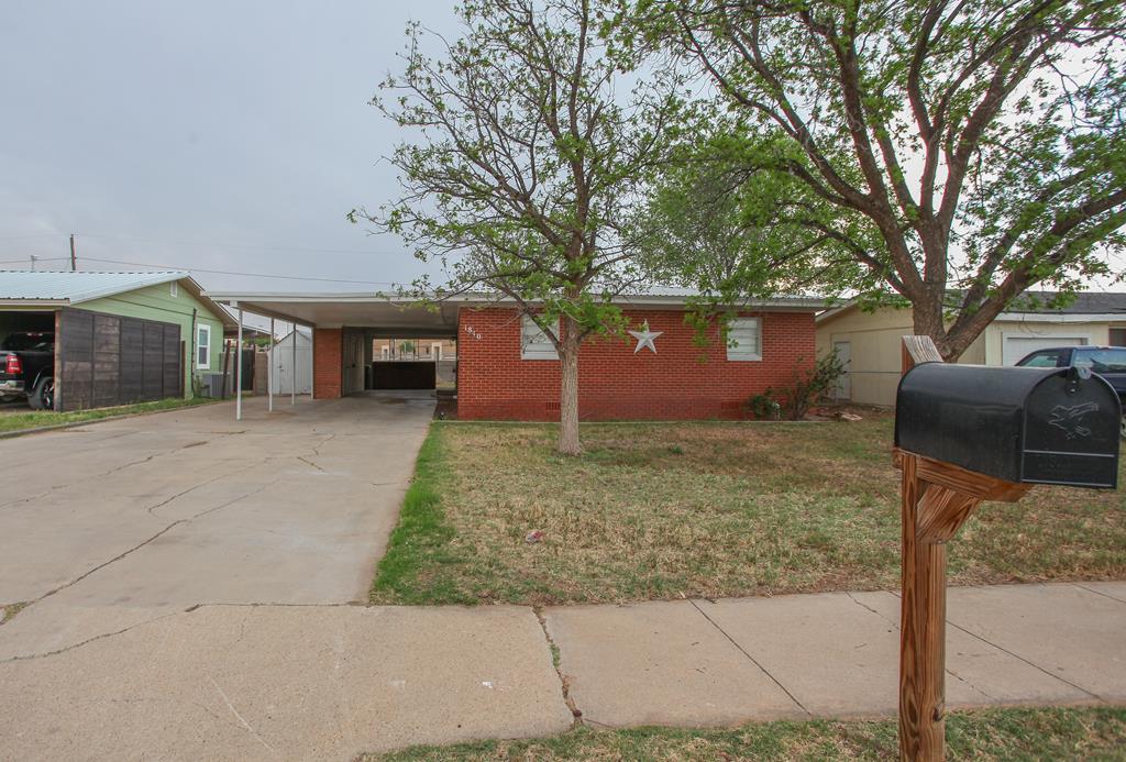 1810 Benton, Big Spring