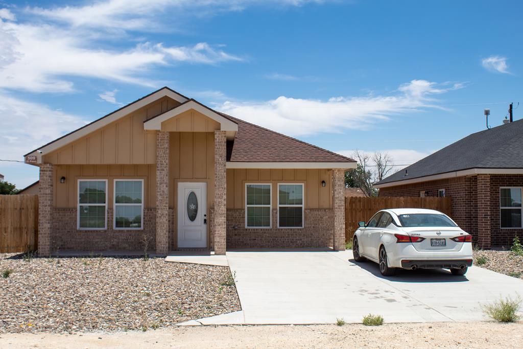509 El Paso, Wickett