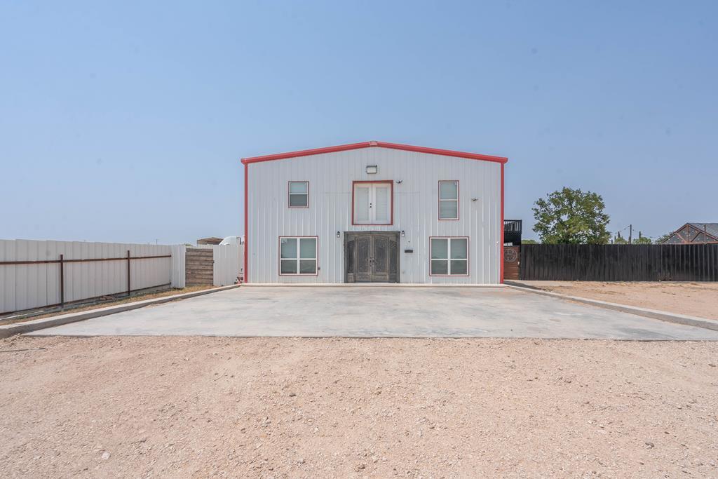 5702 County Rd 1202, Midland