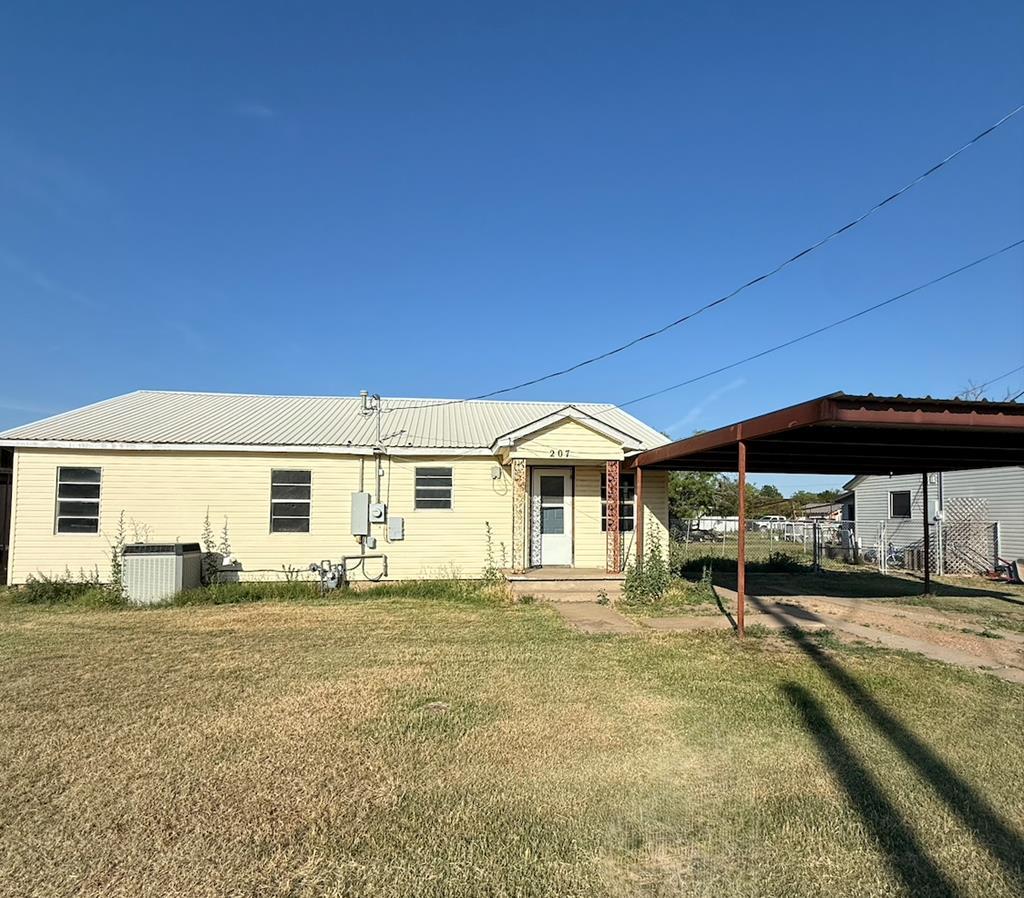 207 Hickory St, Roscoe