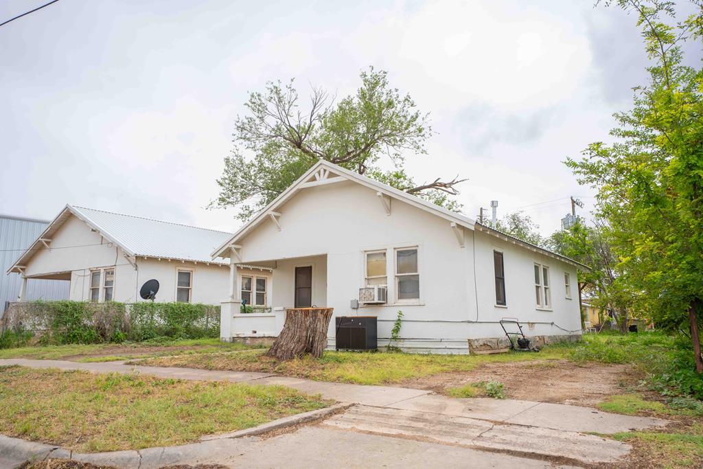 206&208 Austin, Big Spring