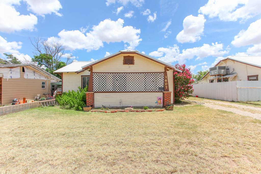 1607 State, Big Spring